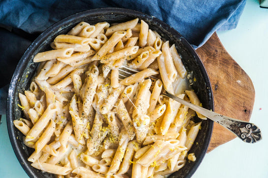 Romige pasta met citroen en rozemarijn