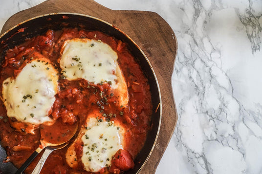Kipfilet in tomatensaus met mozzarella