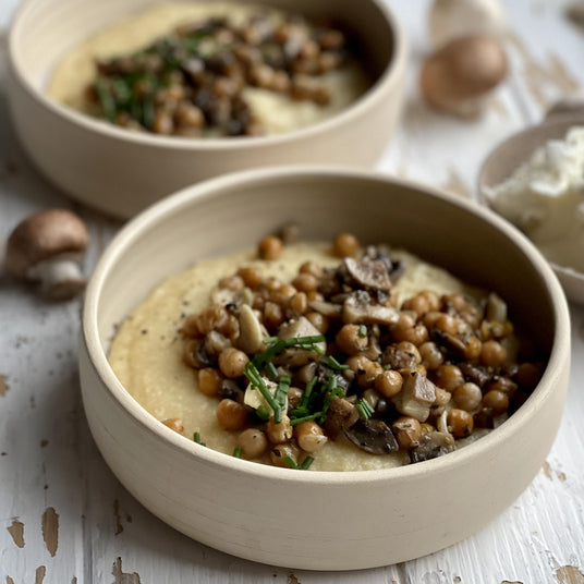 Polenta met paddenstoelen en kikkererwt