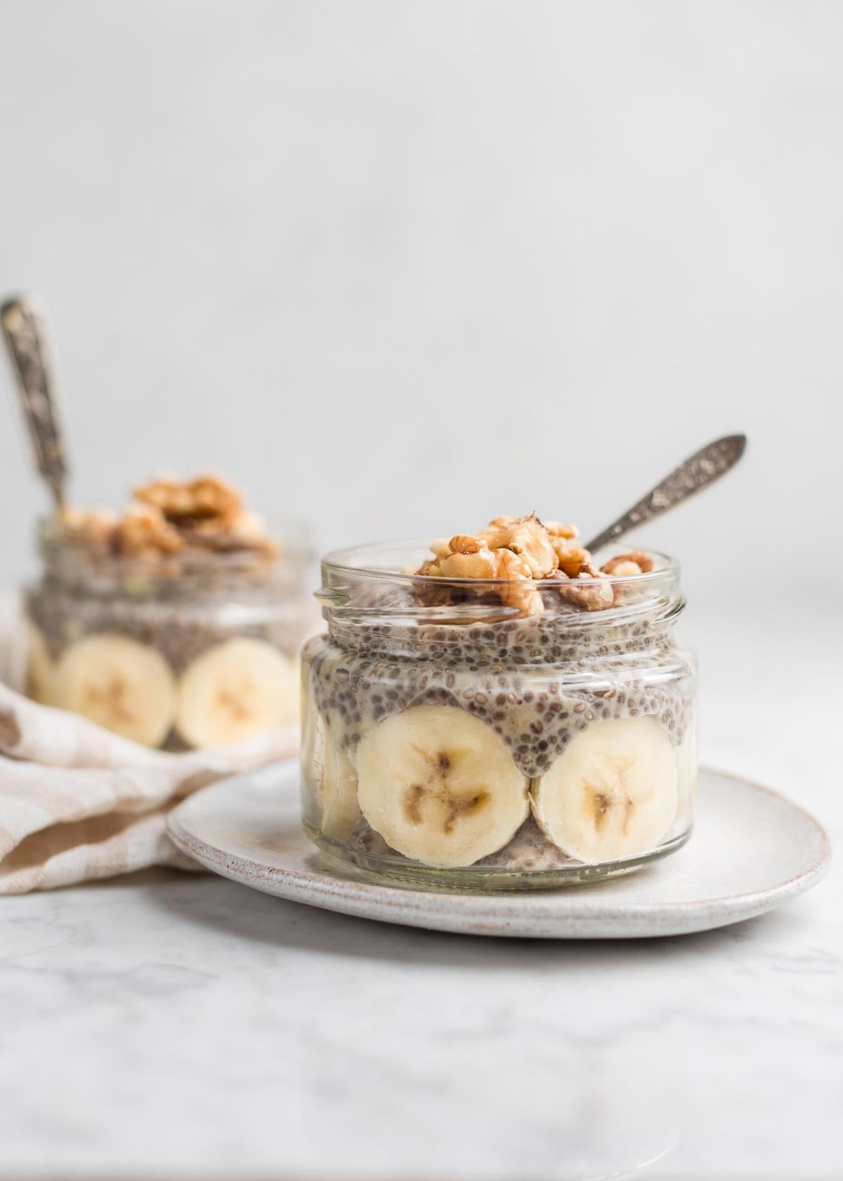 Chia pudding met banaan en walnoten