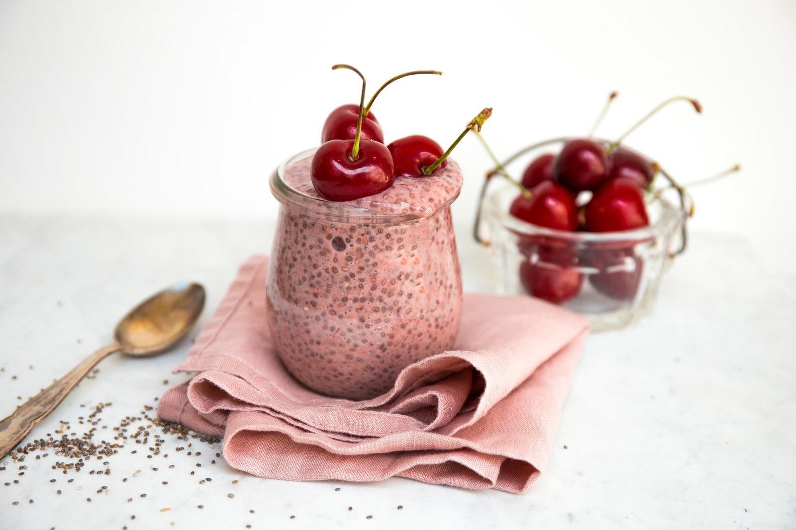 Chiapudding met kersen