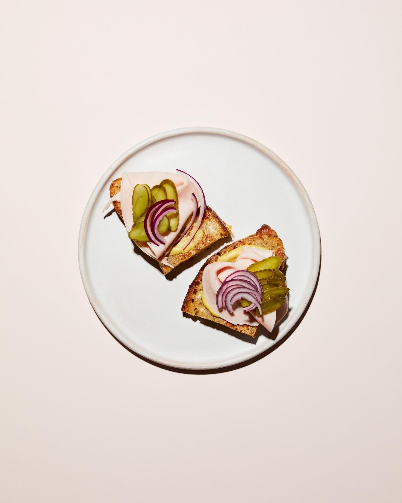 Brood in ei met kalkoenham