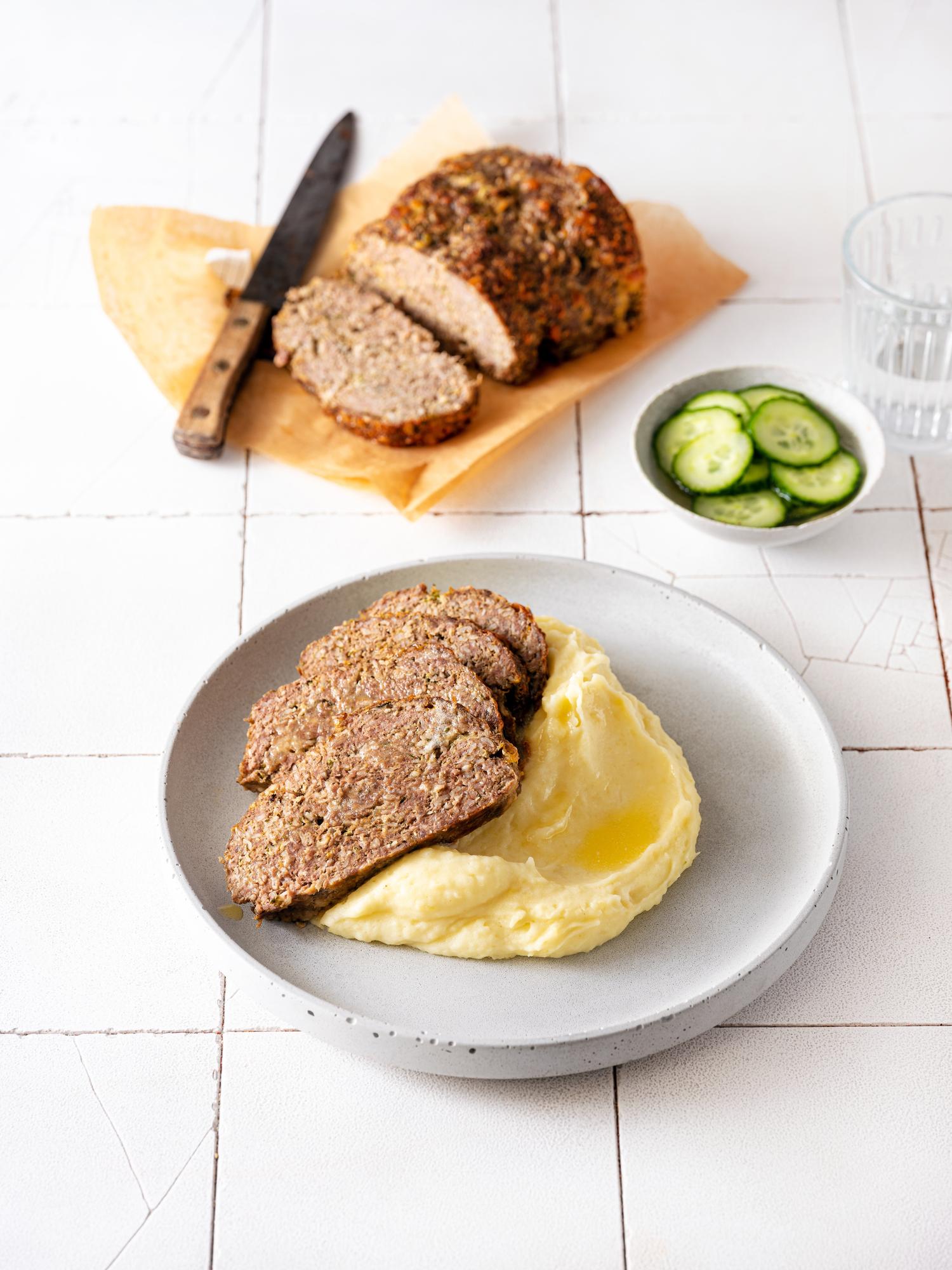 Gehaktbrood van courgette met puree