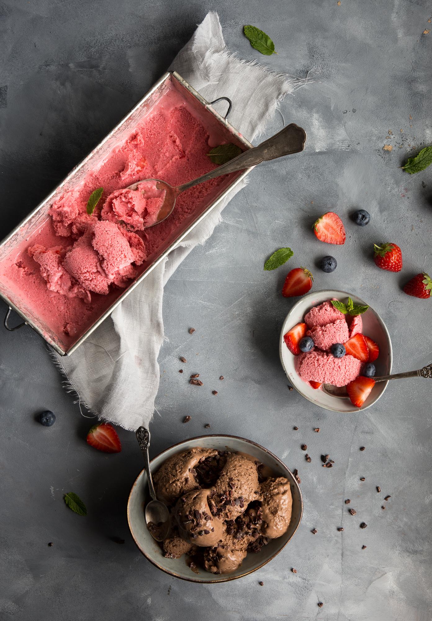 Frozen yoghurt met aardbeien