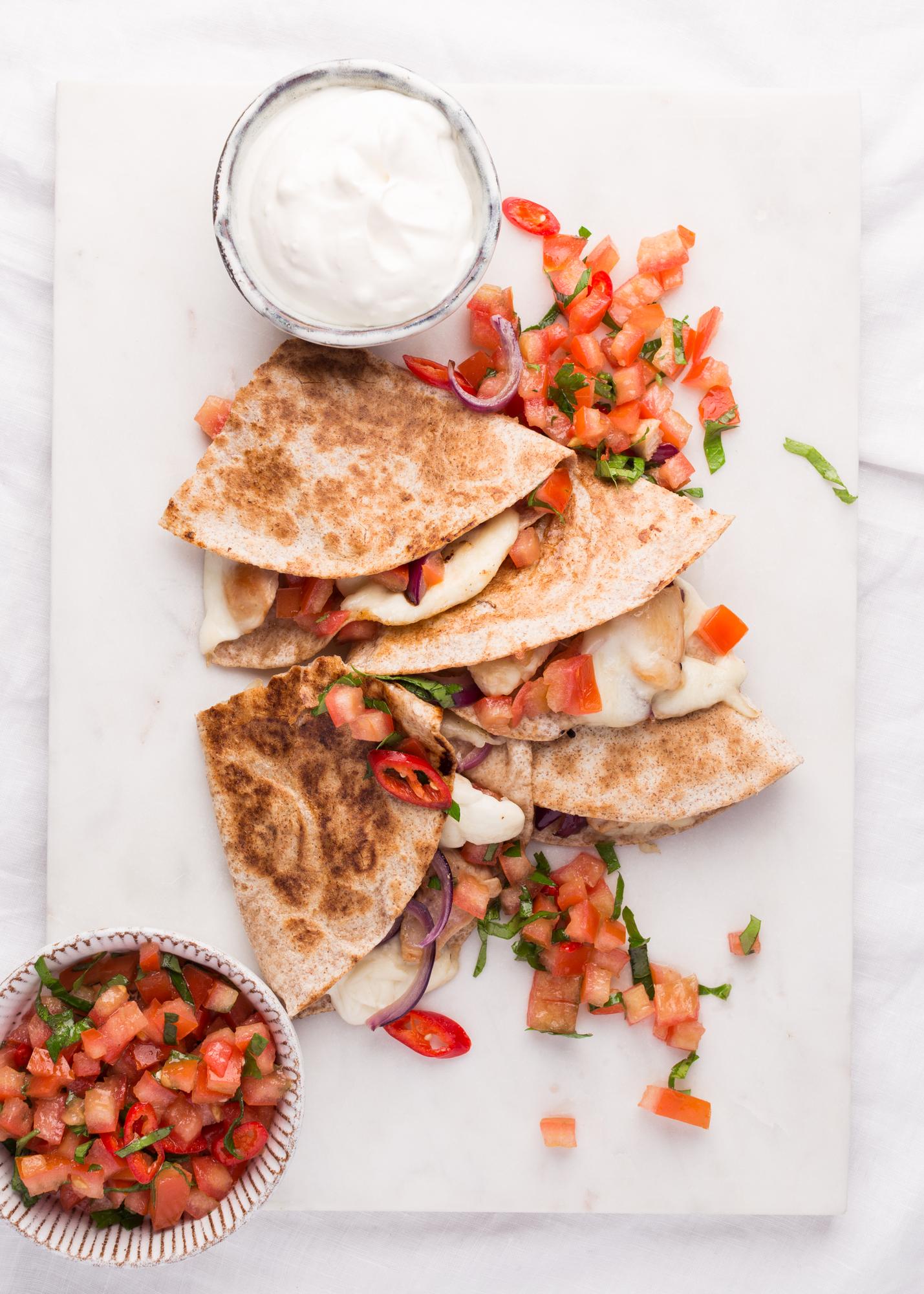 Kipquesadilla's met mozzarella