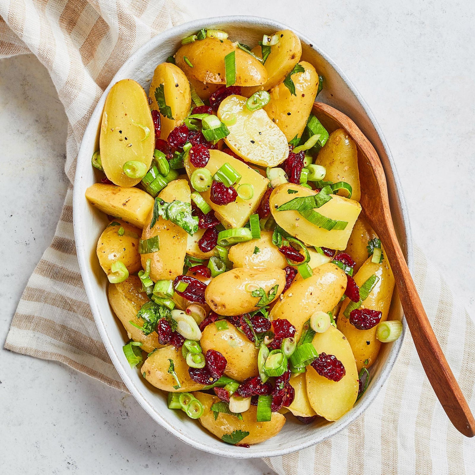 Aardappelsalade met cranberries
