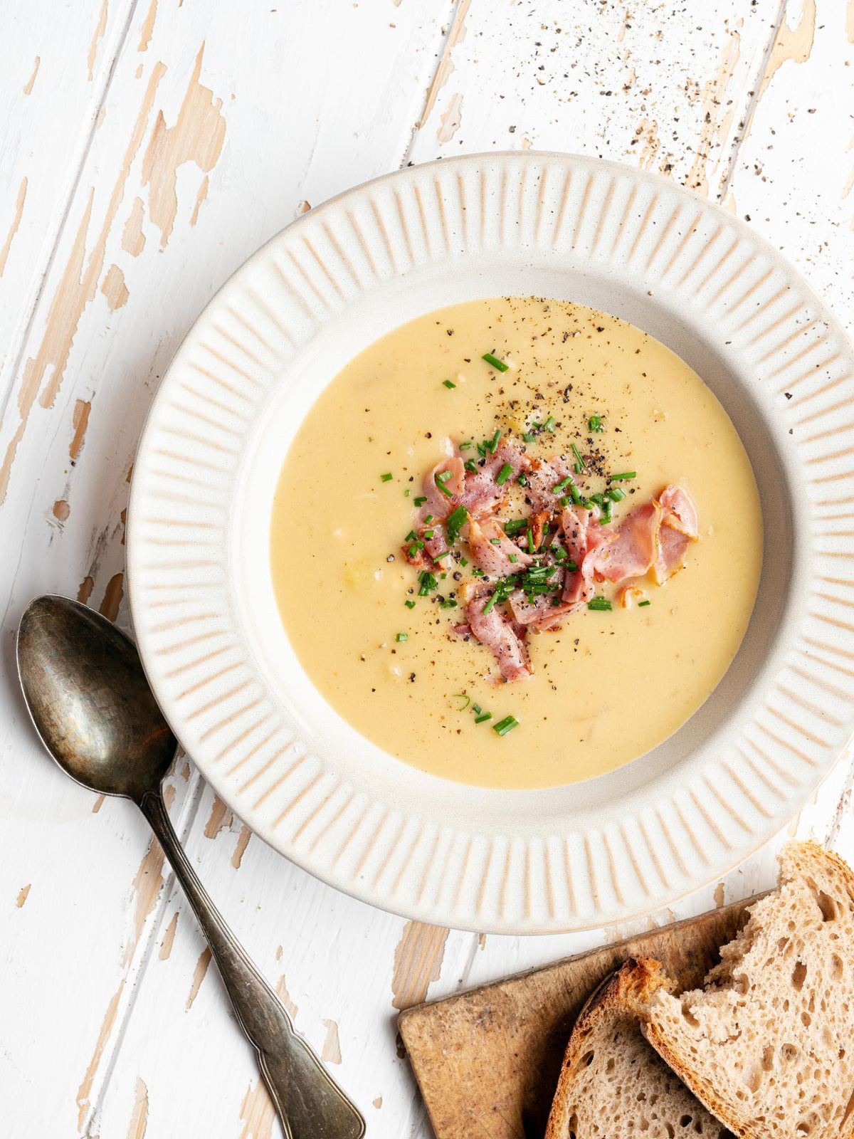 Aardappelsoep met kaas en ham