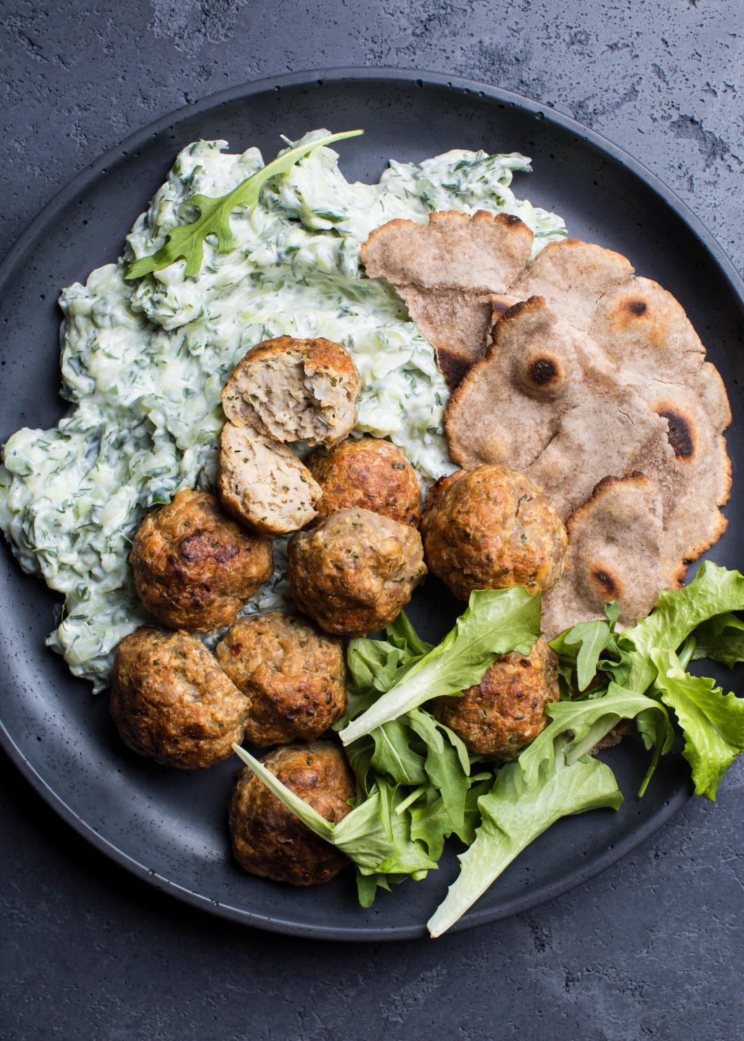 Kikkererwtenballetjes met kalkoengehakt en tzatziki