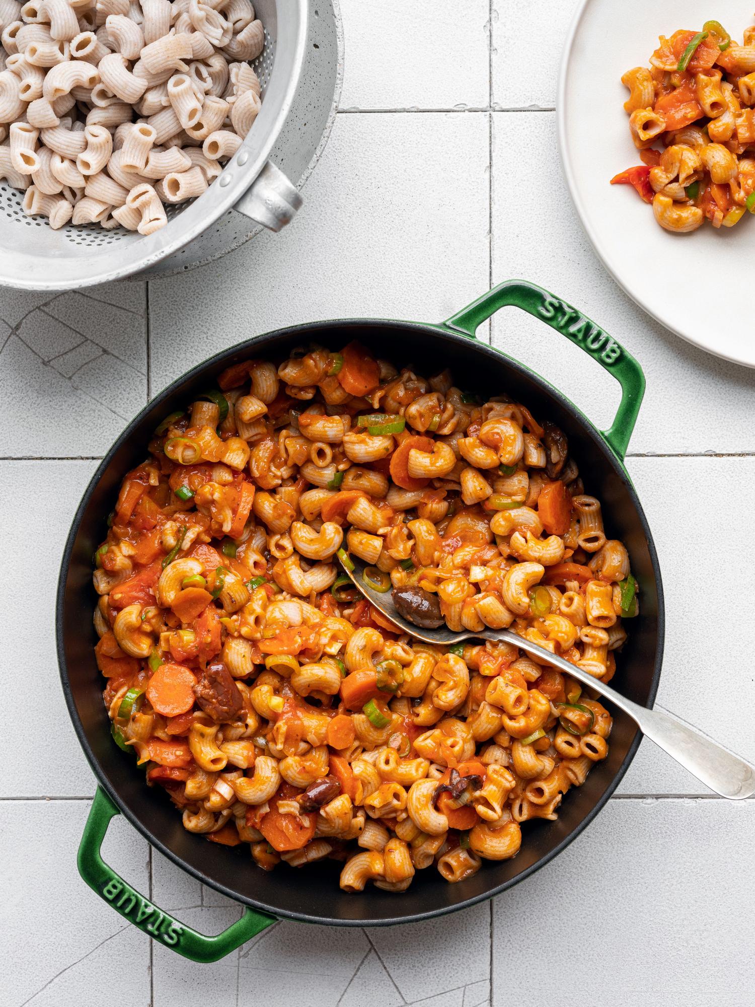 Pipe rigate met tomaten en wortel
