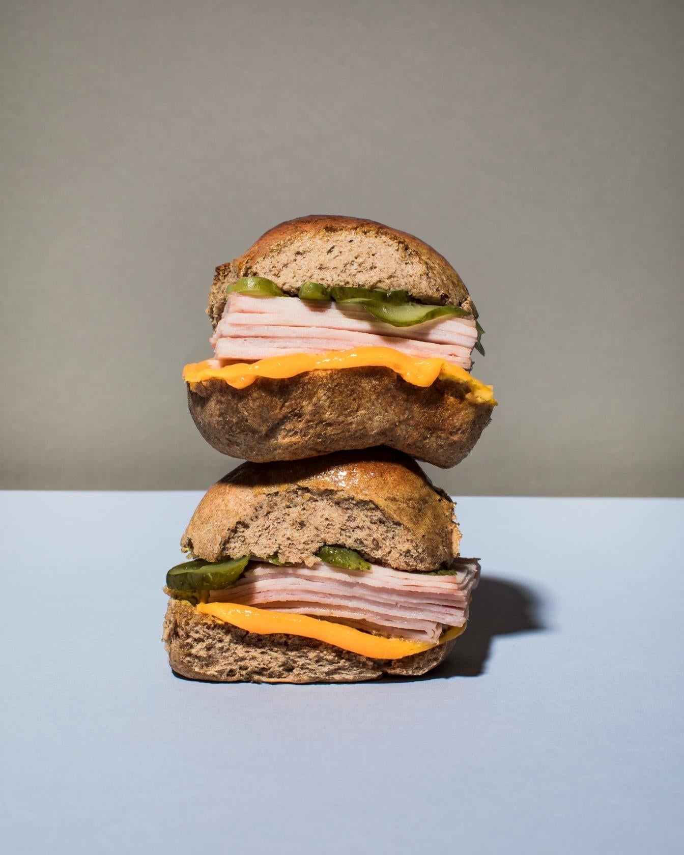Gerezen broodjes met kaas en ham
