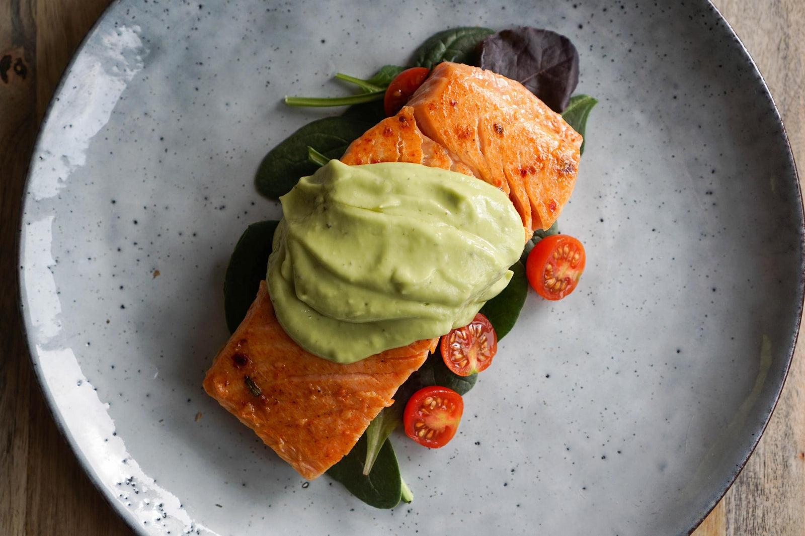 Zalm met avocadosaus
