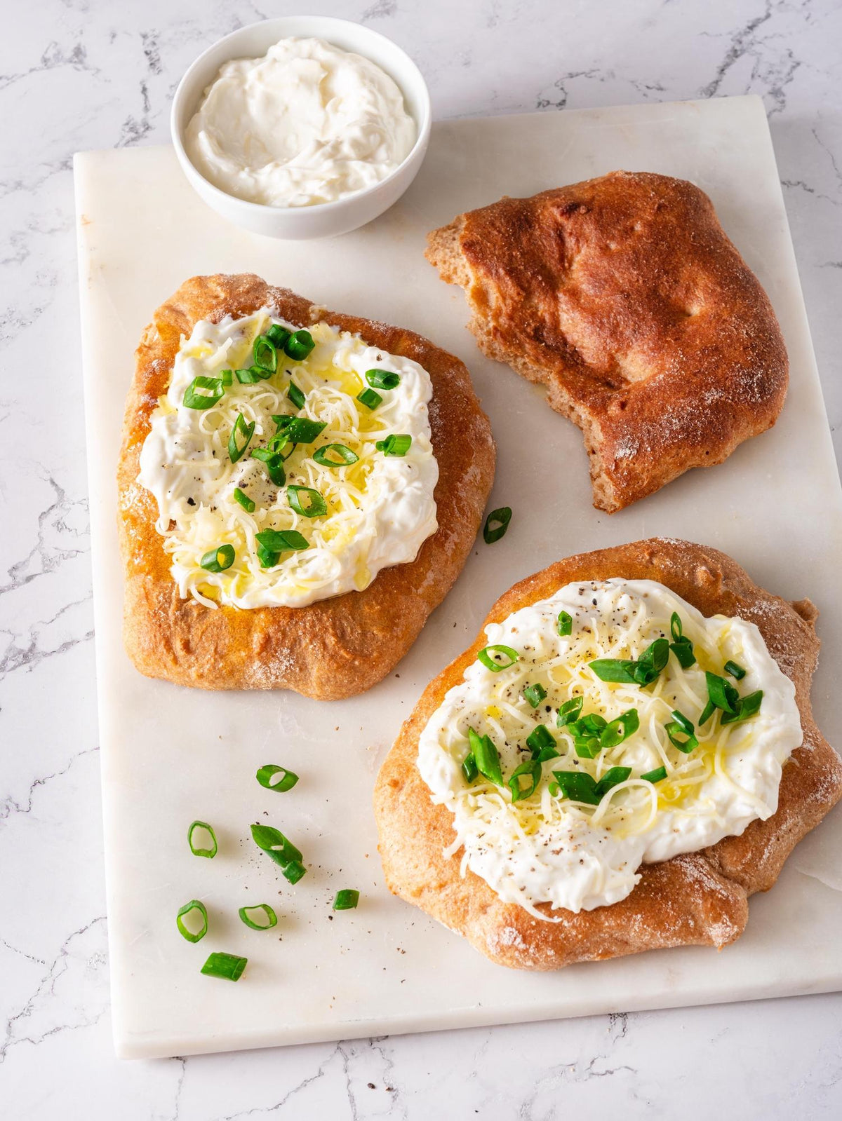 Hongaarse langos met kwarkdip en knoflook