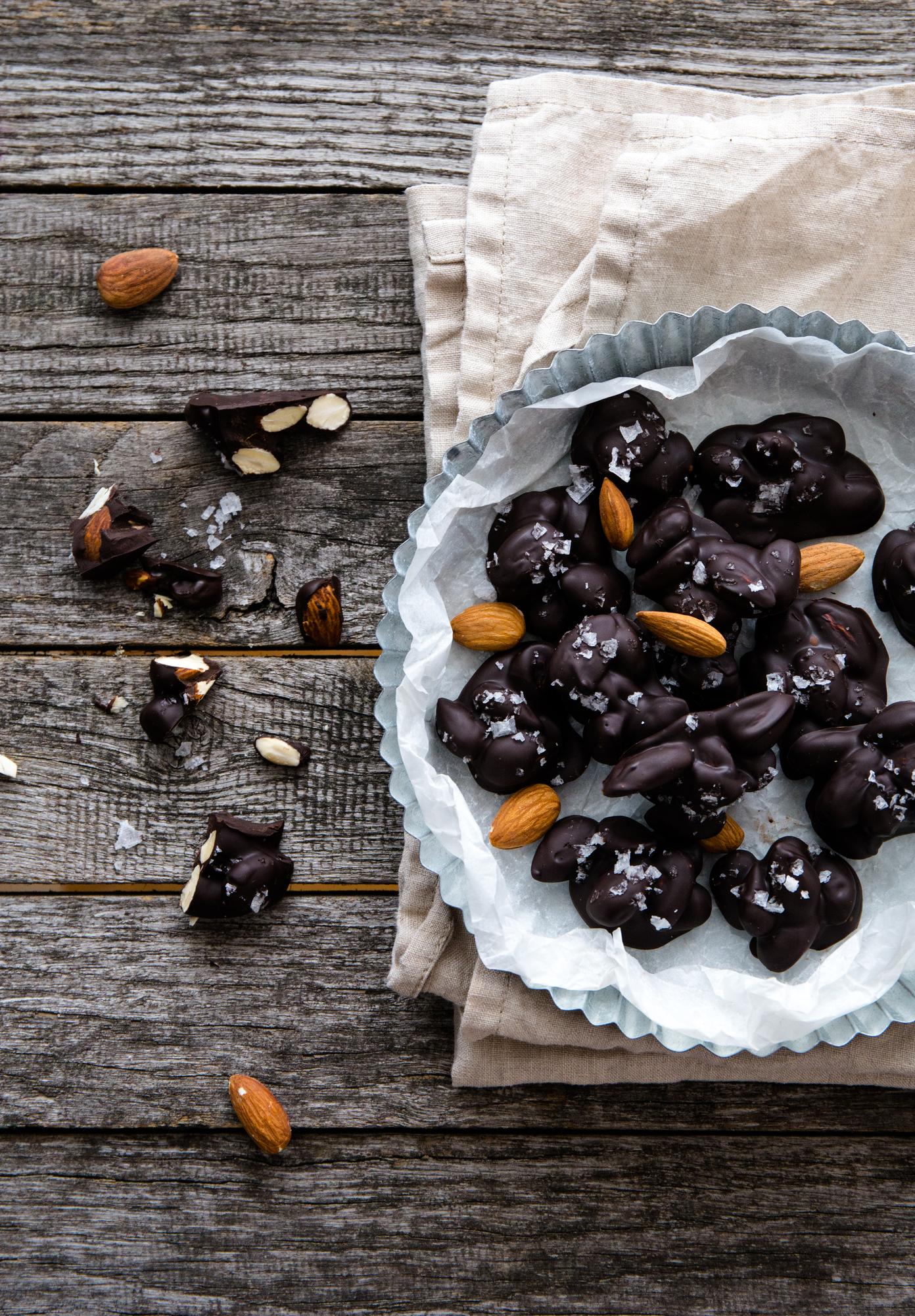 Amandelen in chocolade met zeezout