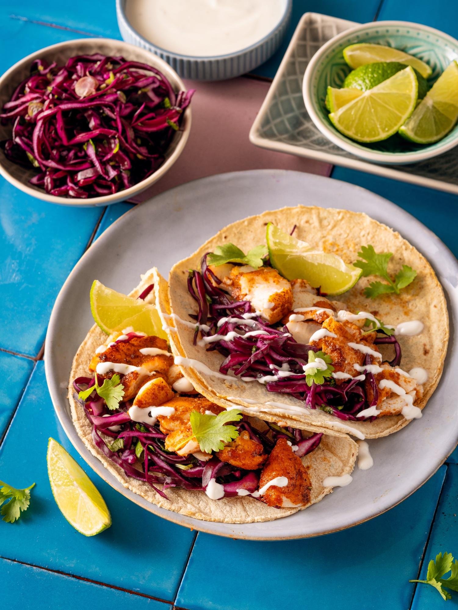 Mexicaanse vistaco's met koolsalade en limecrème