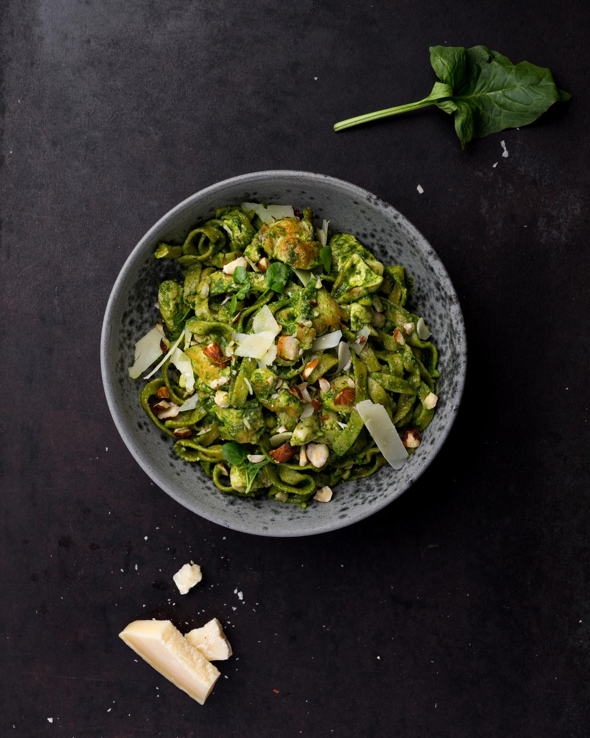 Pasta met kip en spinaziepesto