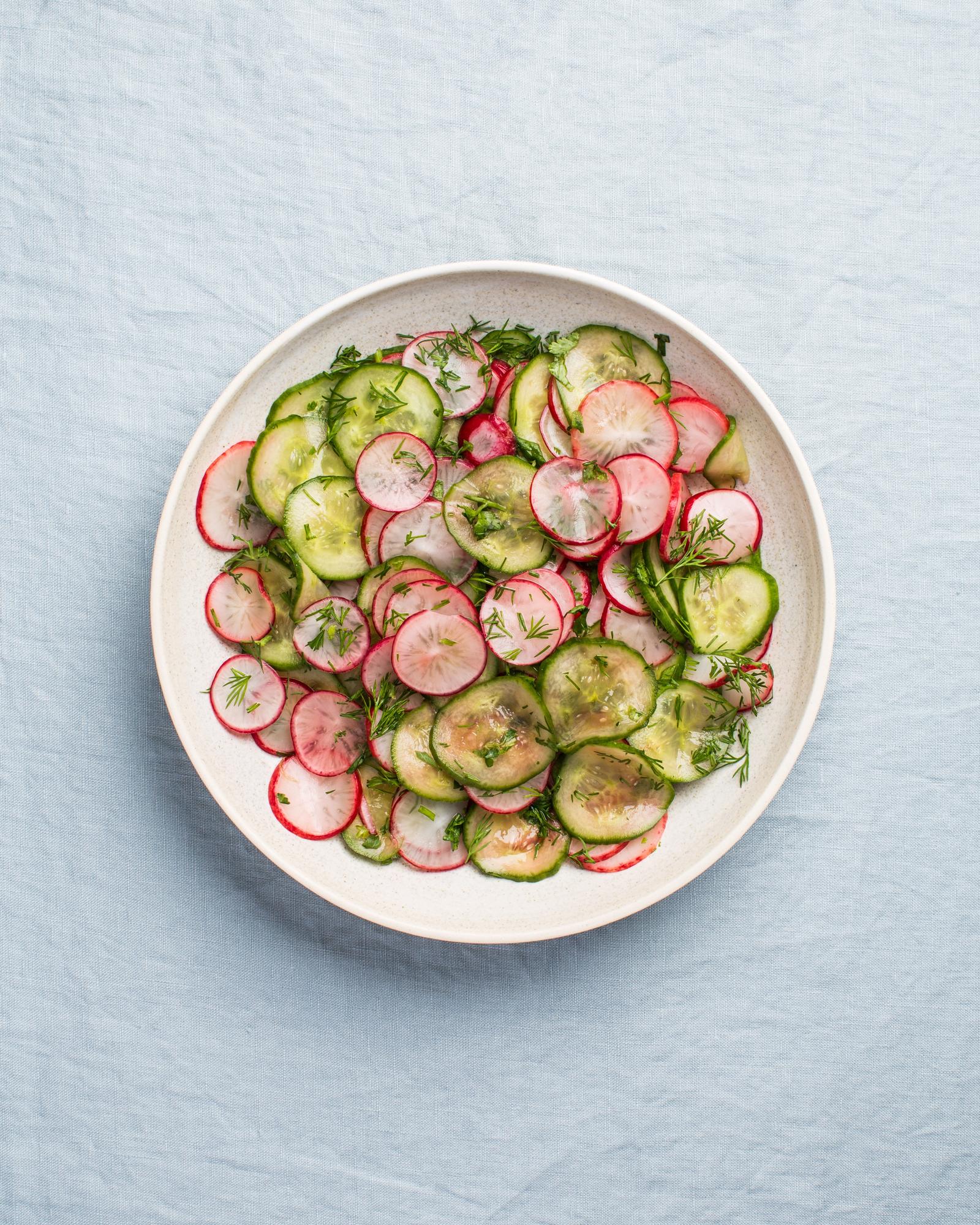 Komkommersalade met radijsjes