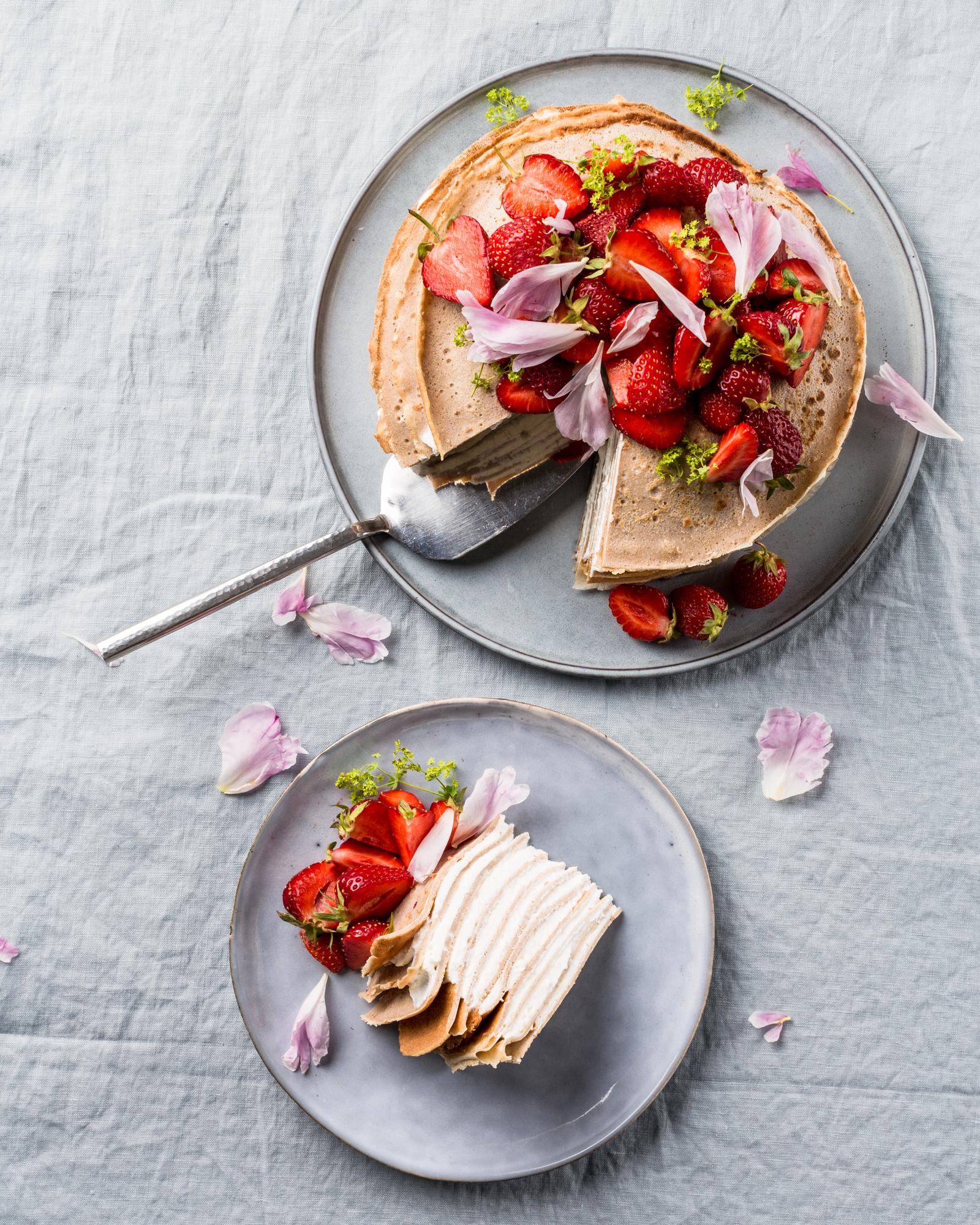 Pannenkoektaart met aardbeien