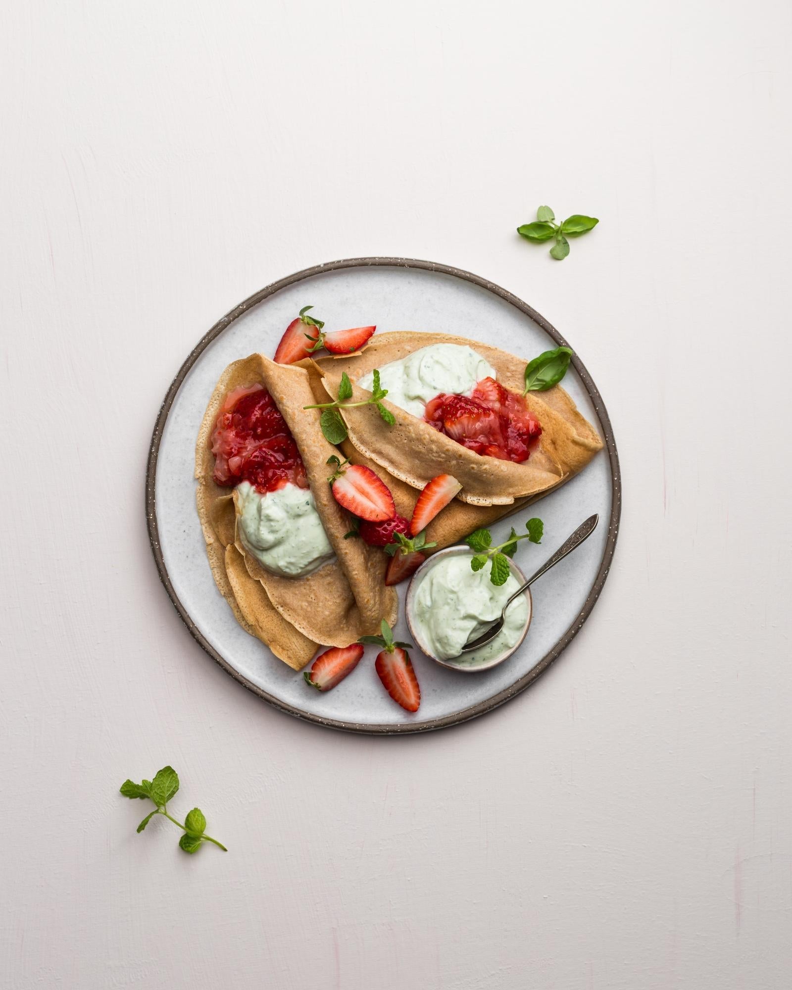 Pannenkoeken met kwark en aardbeien