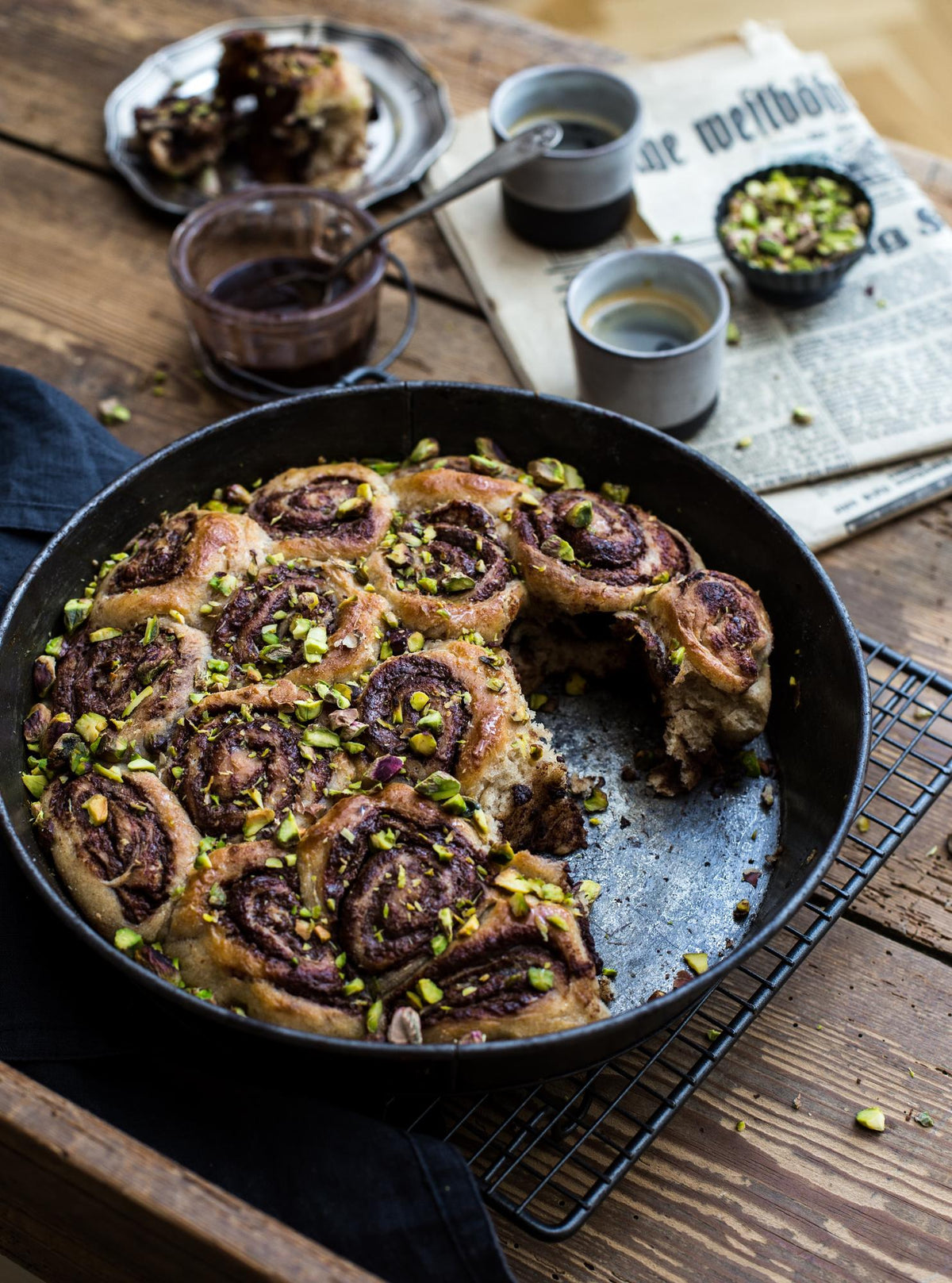 Pistachekaneelbroodjes met zelfgemaakte hazelnootcrème