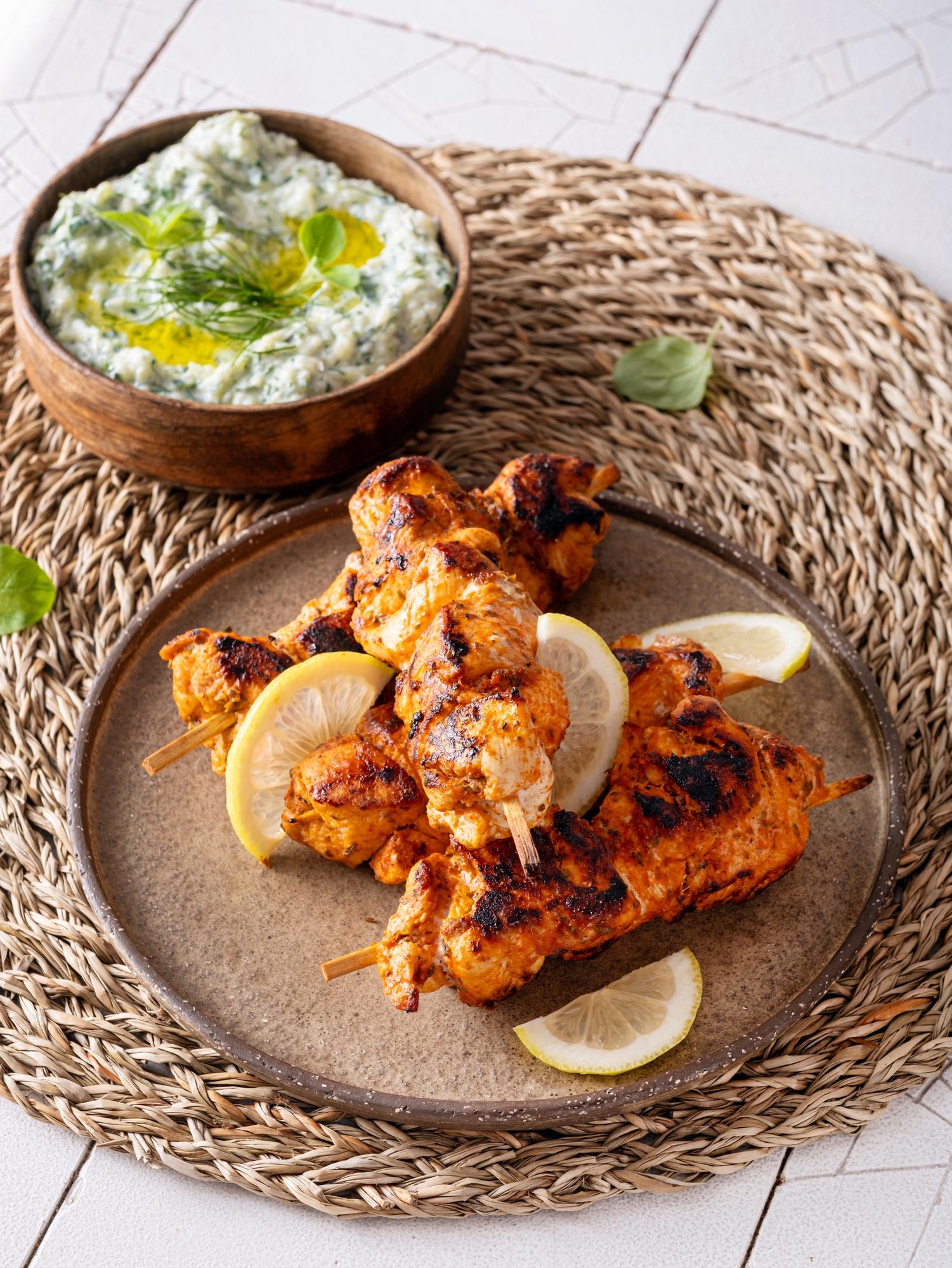 Griekse kip-souvlaki met tzatziki