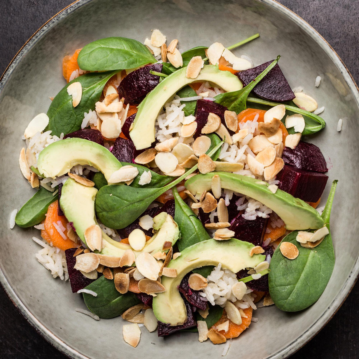 Rijstsalade met zoetzure dressing en biet