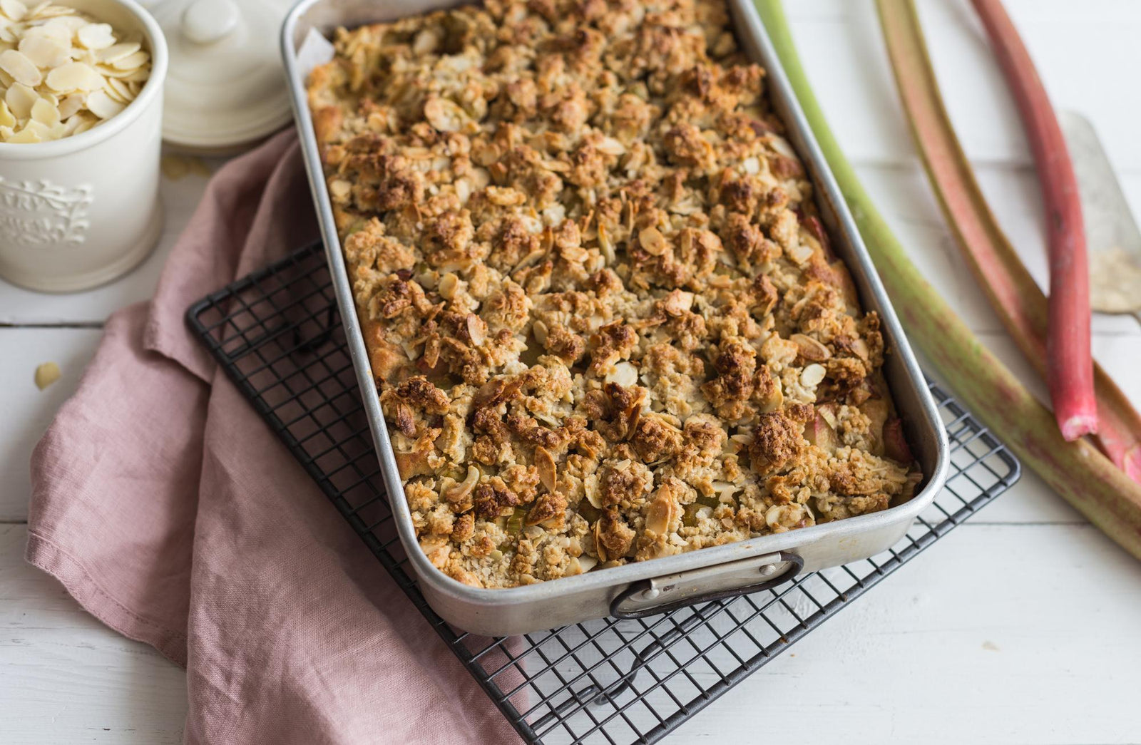 Rabarberkoek met kruimellaag