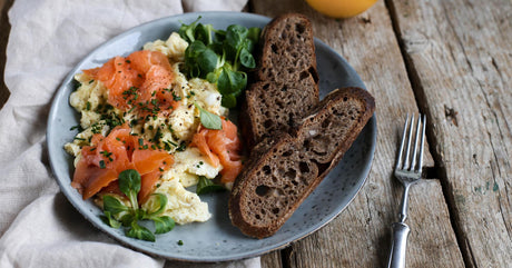 Roereieren met gerookte zalm