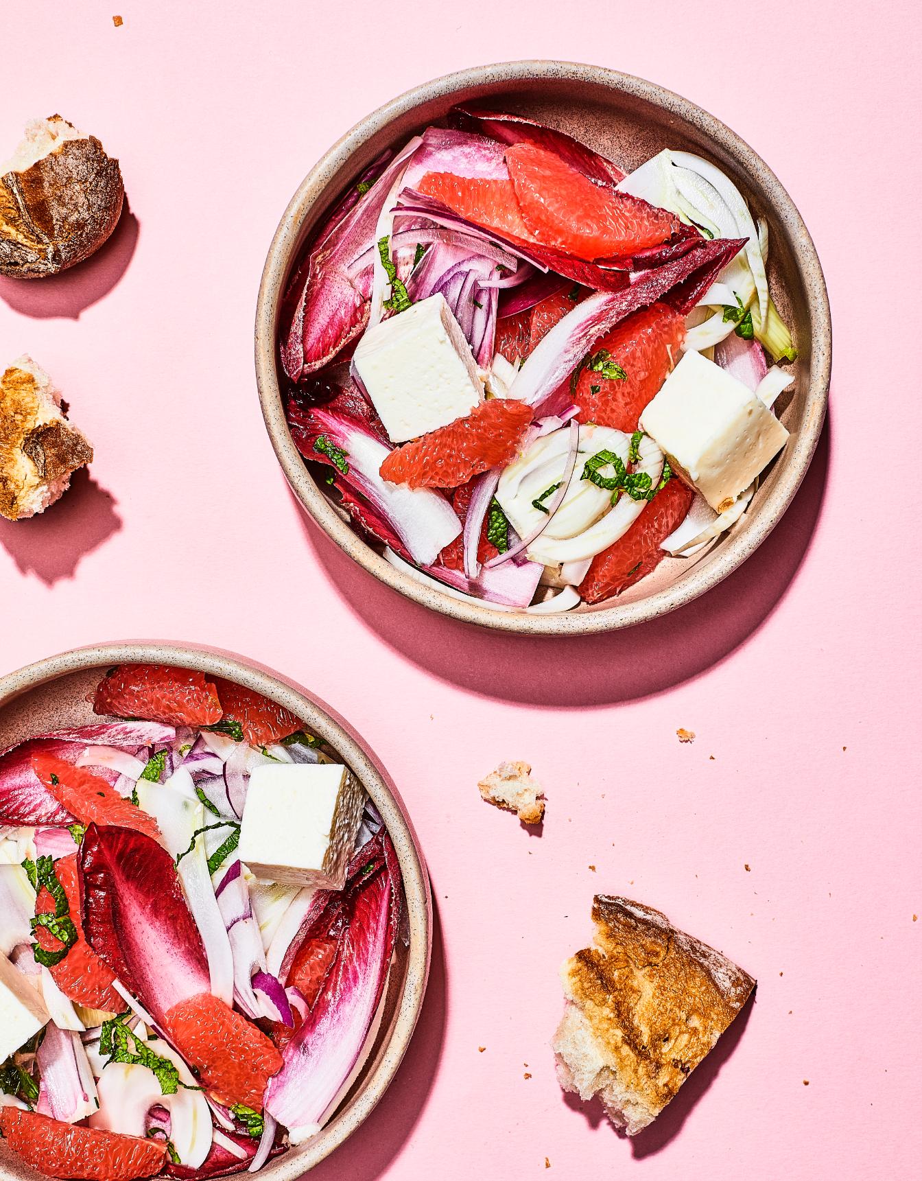 Salade met witlof, grapefruit en Balkaanse kaas