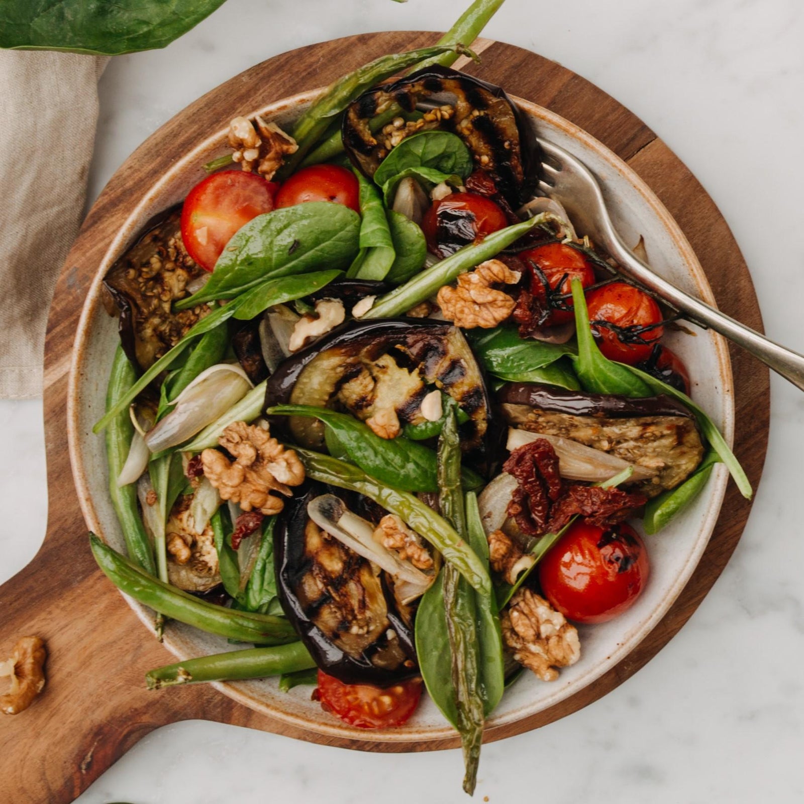 Salade met geroosterde aubergine