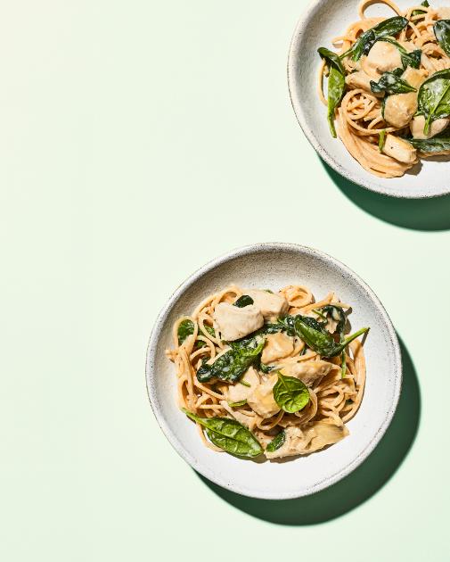 Spaghetti met kalkoenvlees, artisjokken en spinazie