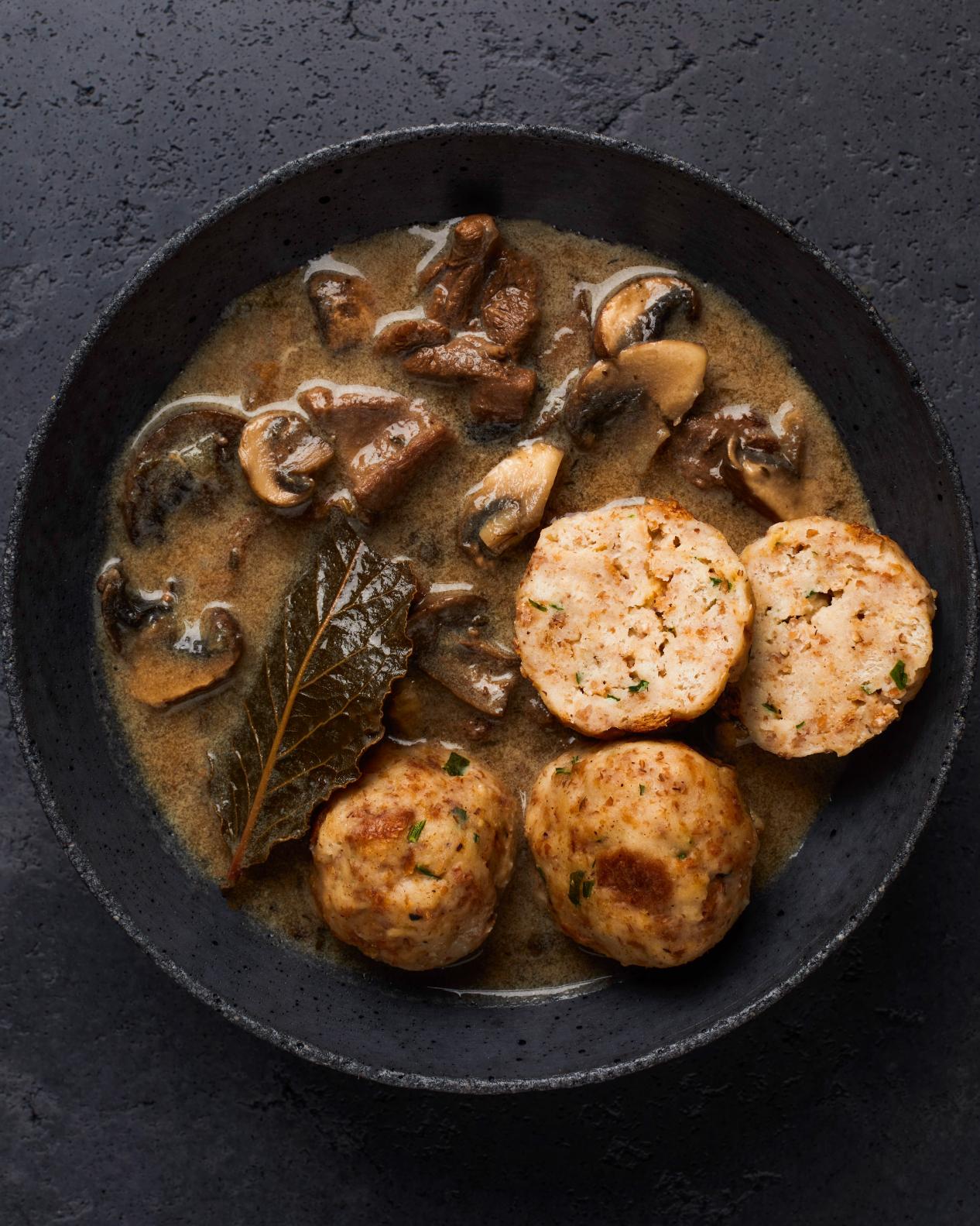 Reeënvlees met paddenstoelen