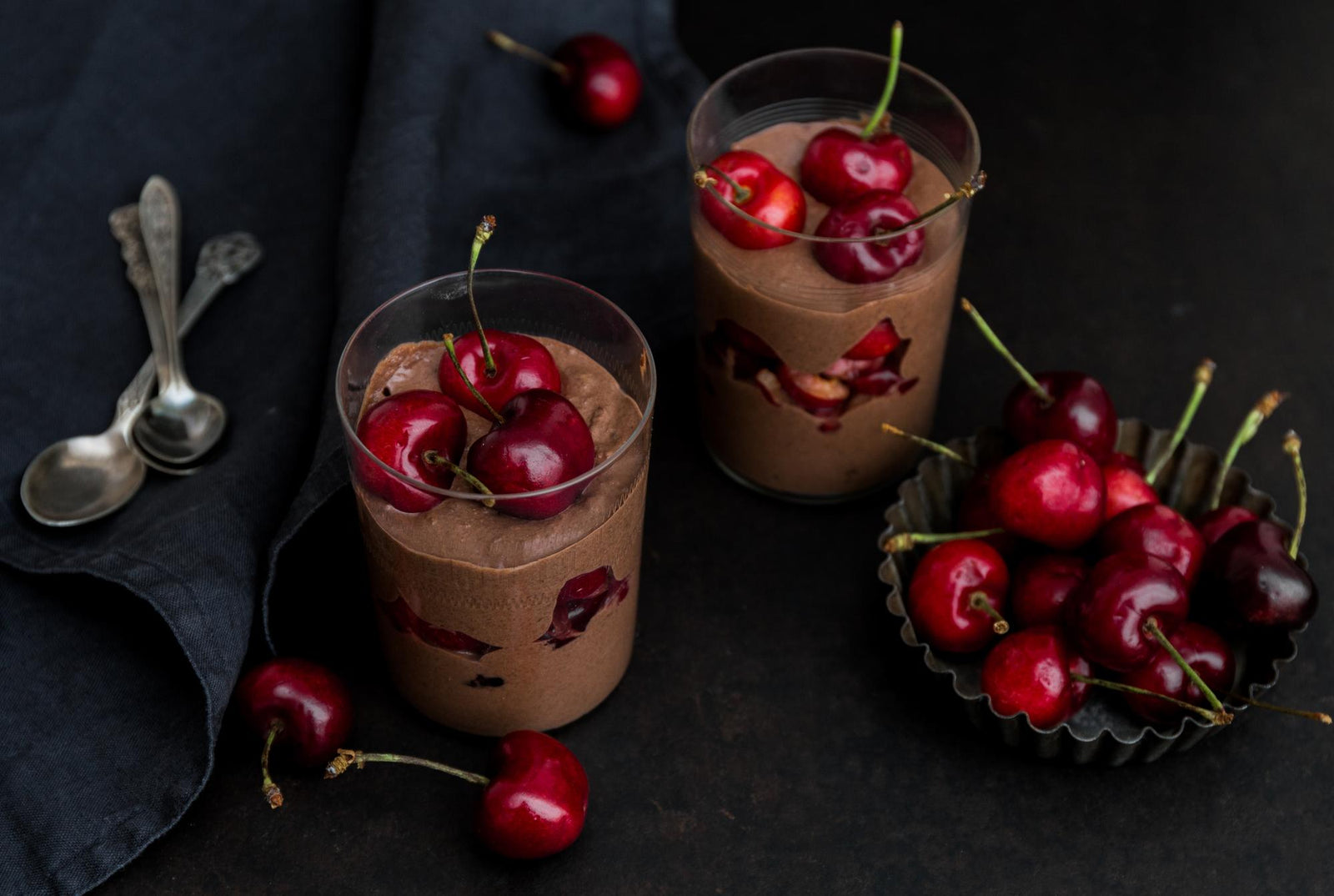 Vegan chocolademousse met kersen