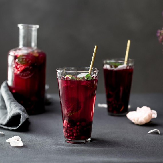 Limonade van bosvruchten en granaatappel