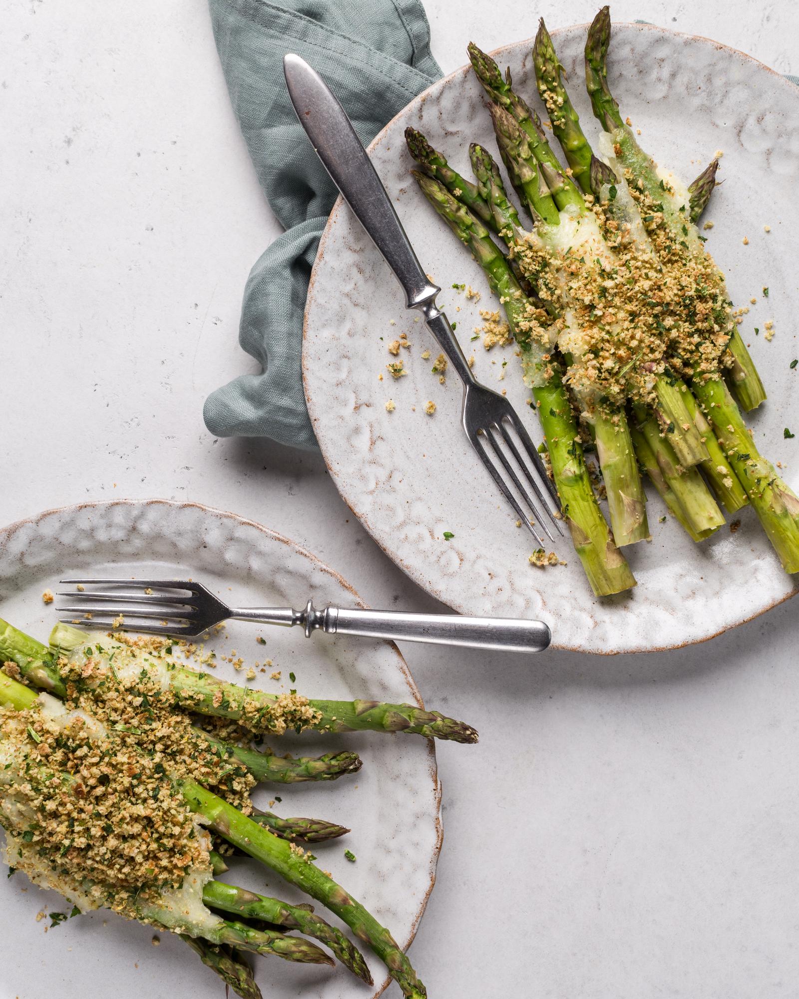 Gegratineerde asperges met mozzarella