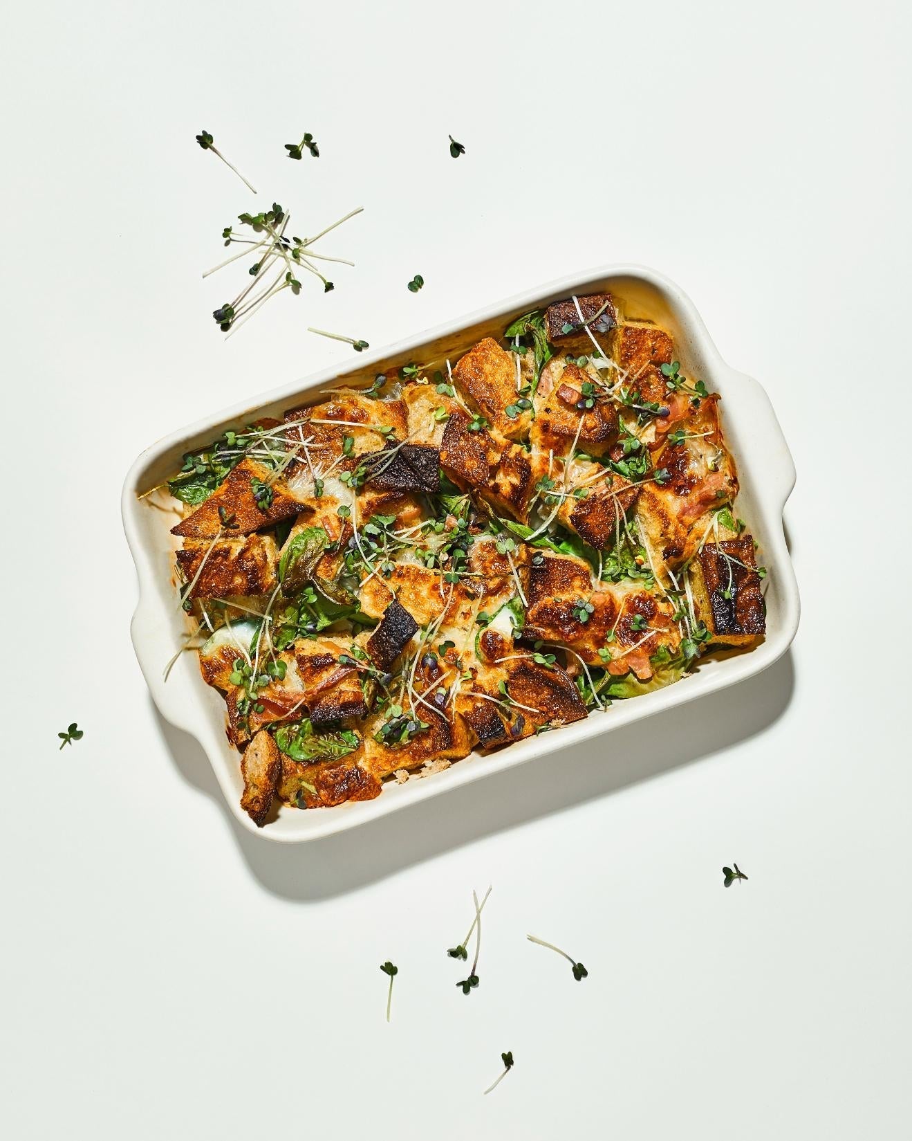 Gegratineerd brood met eieren en bresaola