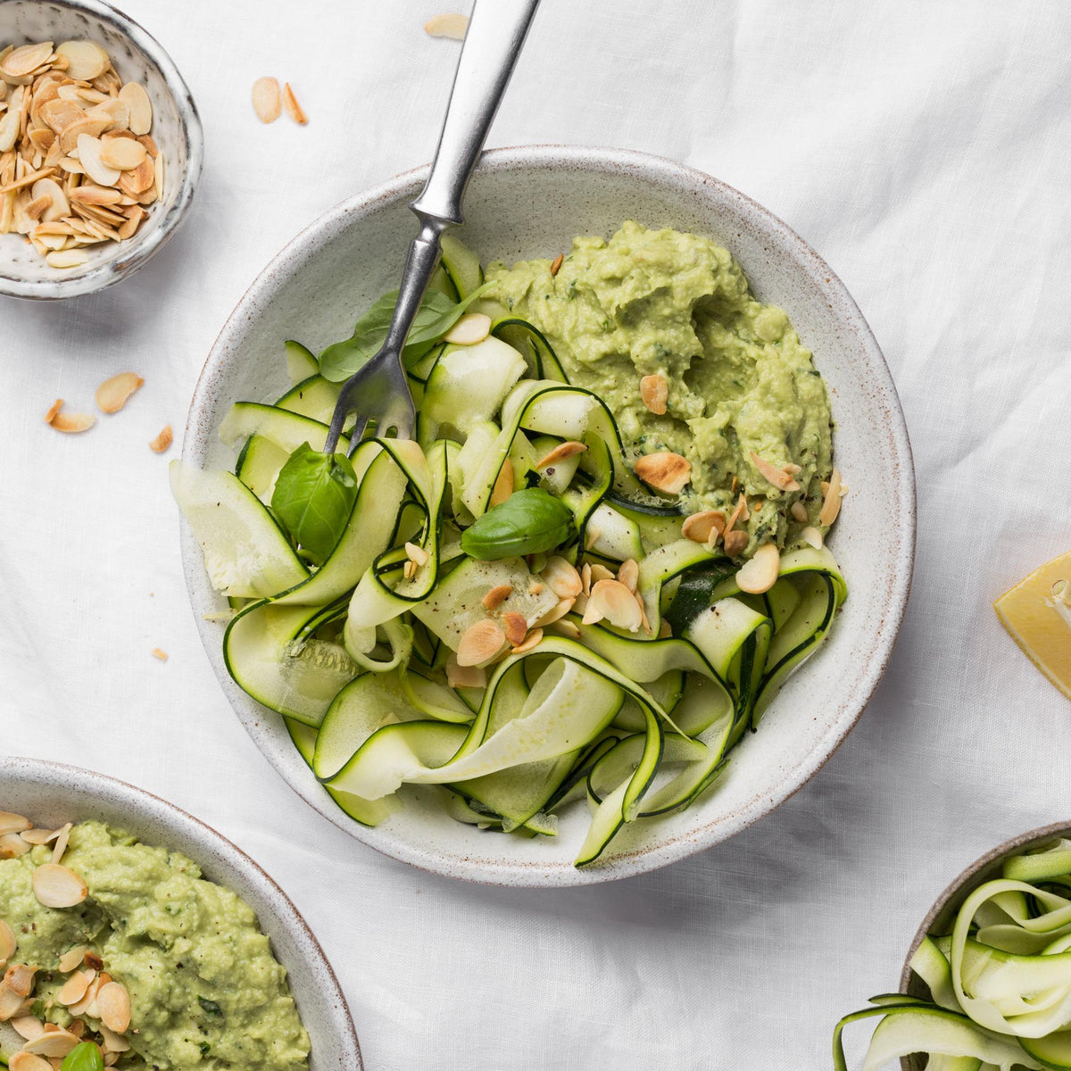 Zoodles met avocadosaus